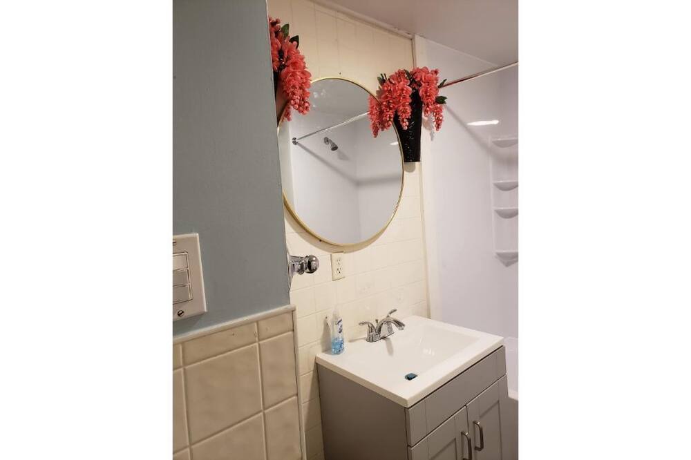 Photo of Bathroom in Niagara Falls