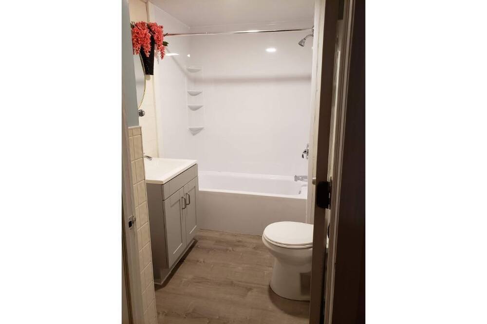 Photo of Bathroom in Niagara Falls