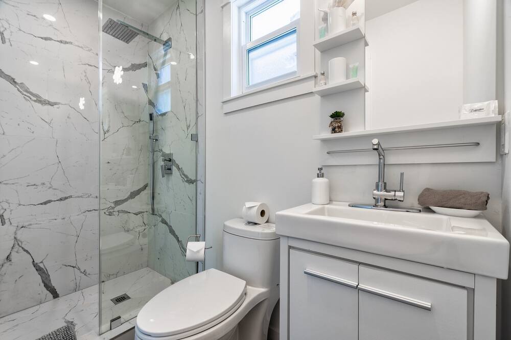 Photo of Bathroom in Wainfleet