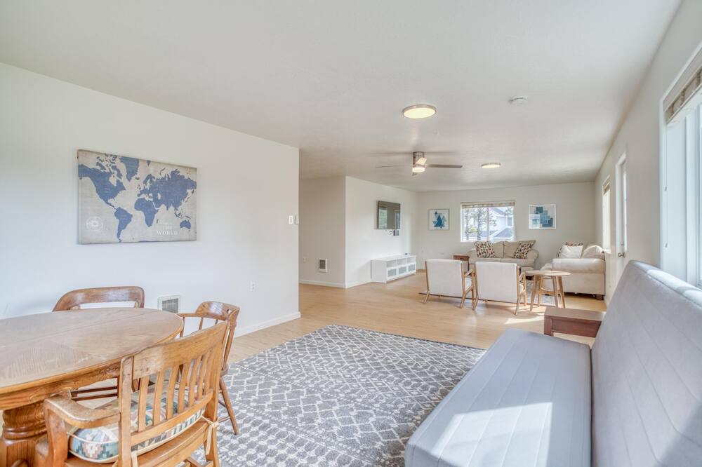 Photo of Livingroom in Pacific City