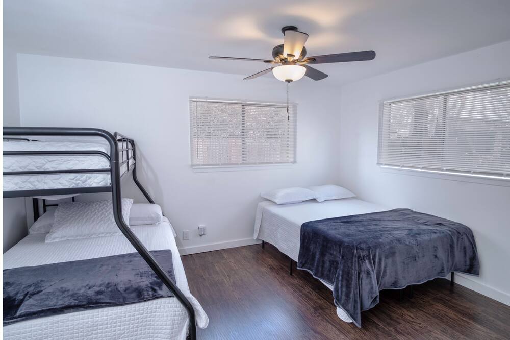 Photo of Bedroom in Midtown