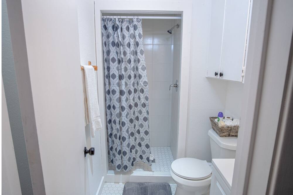 Photo of Bathroom in Midtown