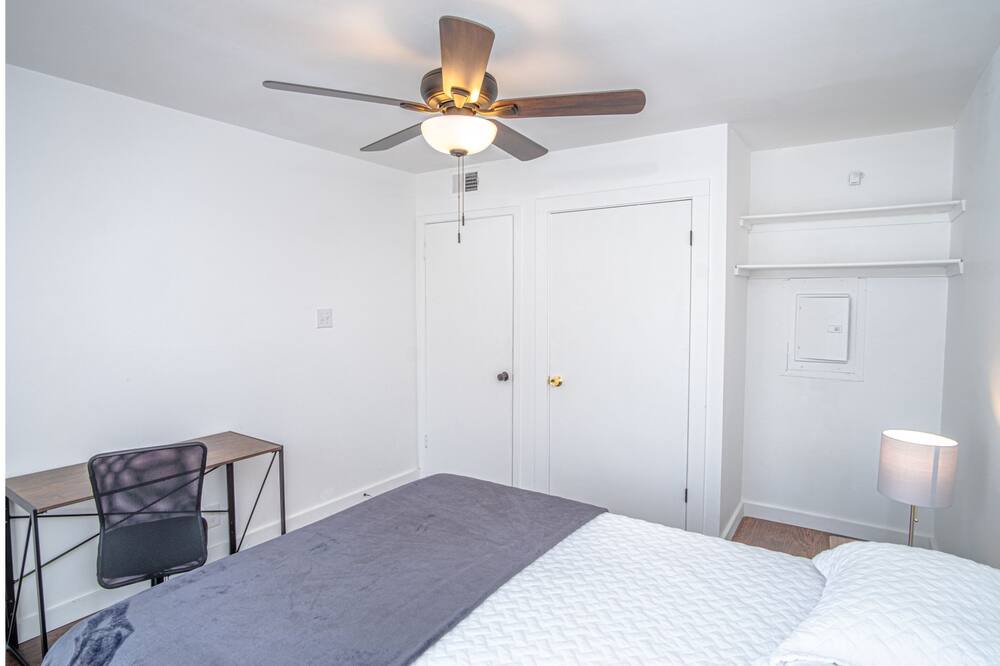 Photo of Bedroom in Midtown