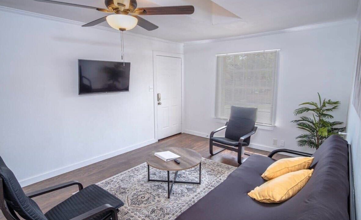 Photo of Livingroom in Midtown