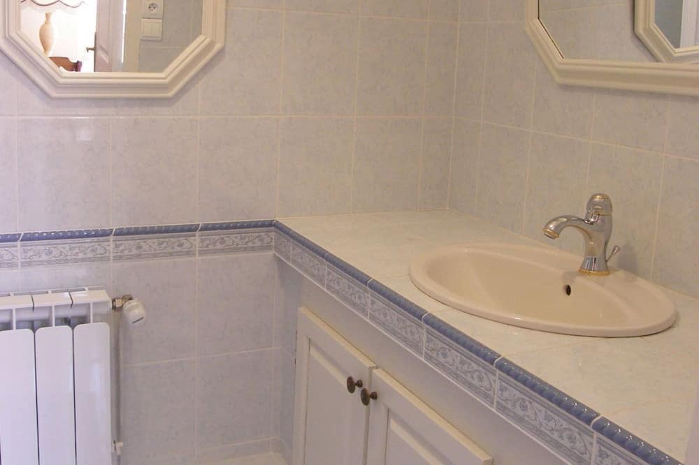 Photo of Bathroom in Martel