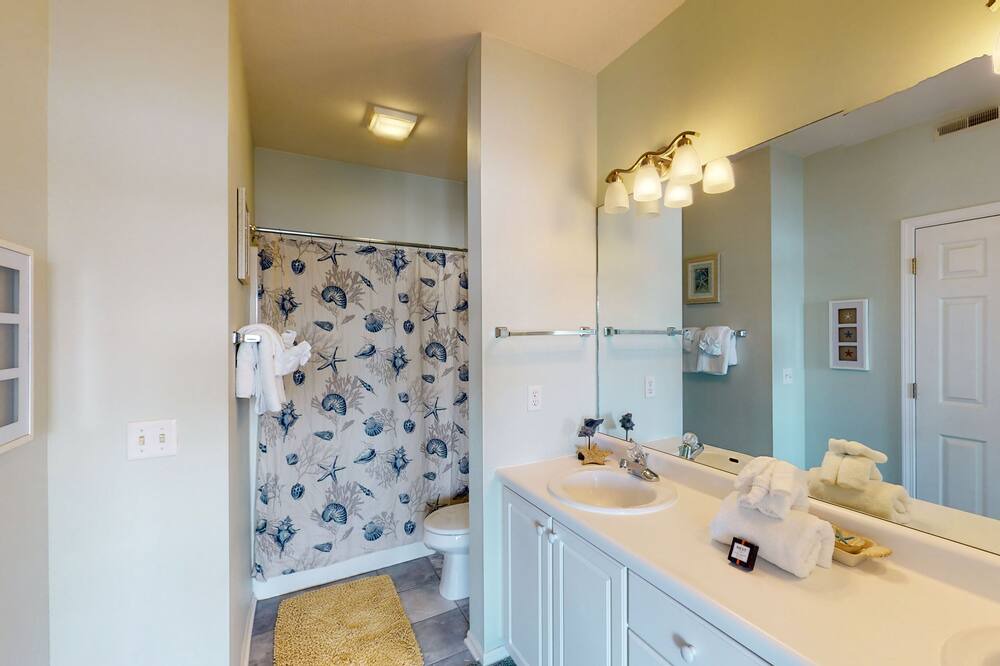 Photo of Bathroom in Lakeland