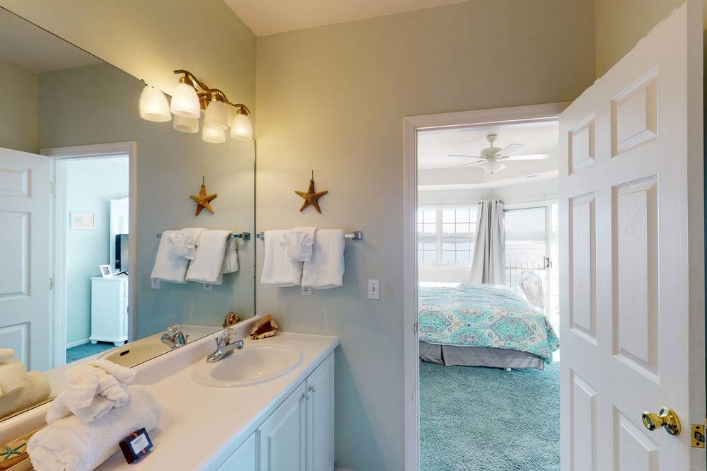 Photo of Bathroom in Lakeland