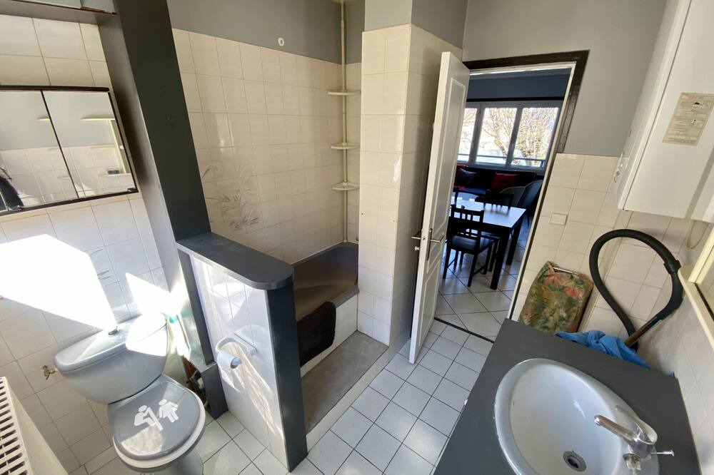Photo of Bathroom in L'Ile-Saint-Denis