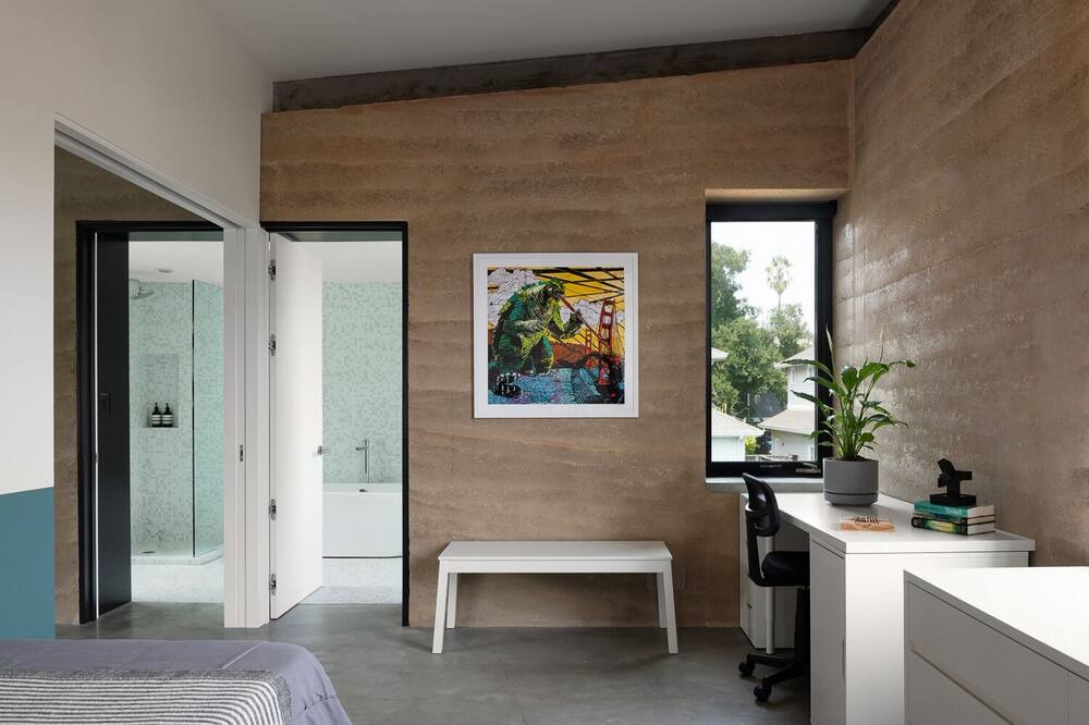 Photo of Bathroom in Shoreline West
