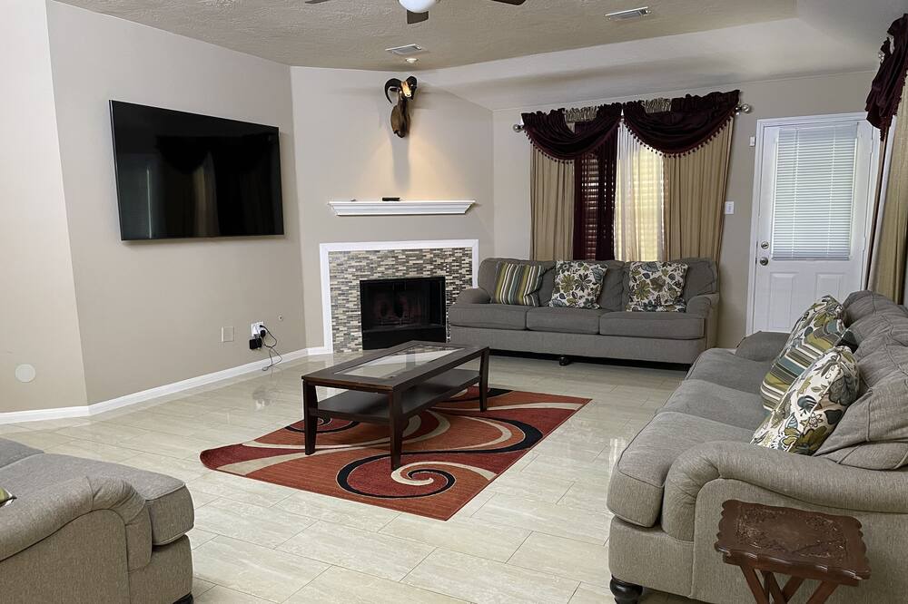 Photo of Livingroom in Mission Bend
