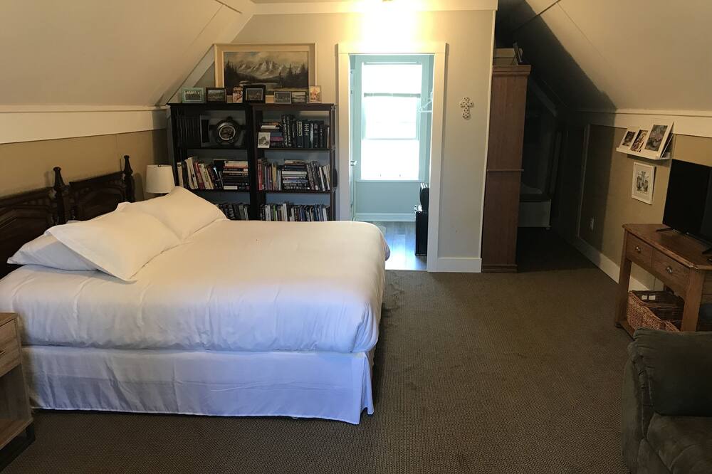 Photo of Bedroom in Mobile