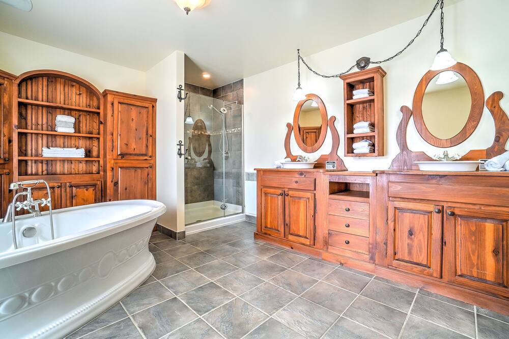 Photo of Bathroom in Lac-des-Plages