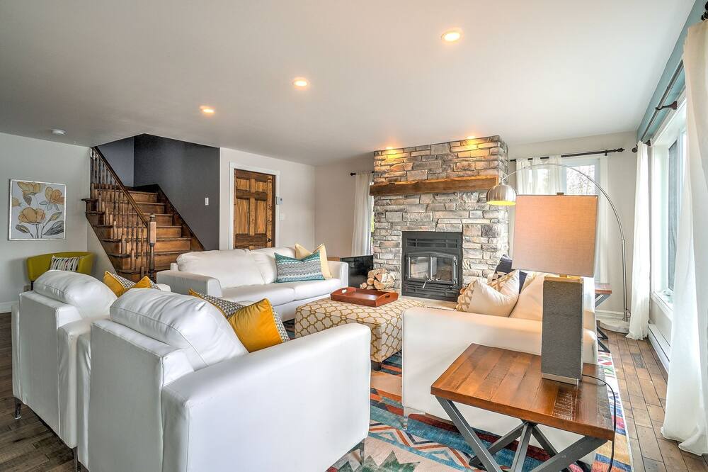 Photo of Livingroom in Lac-des-Plages