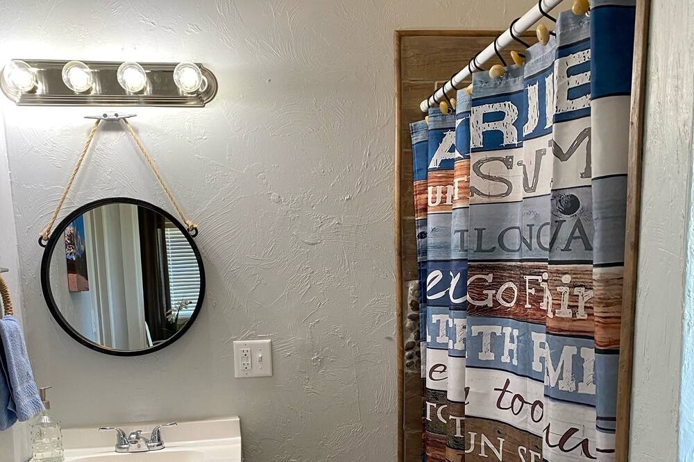 Photo of Bathroom in Checotah
