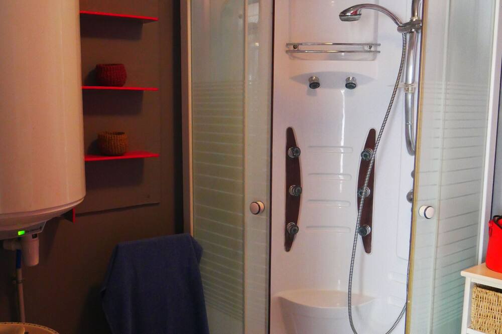 Photo of Bathroom in Bazoches-les-Gallerandes
