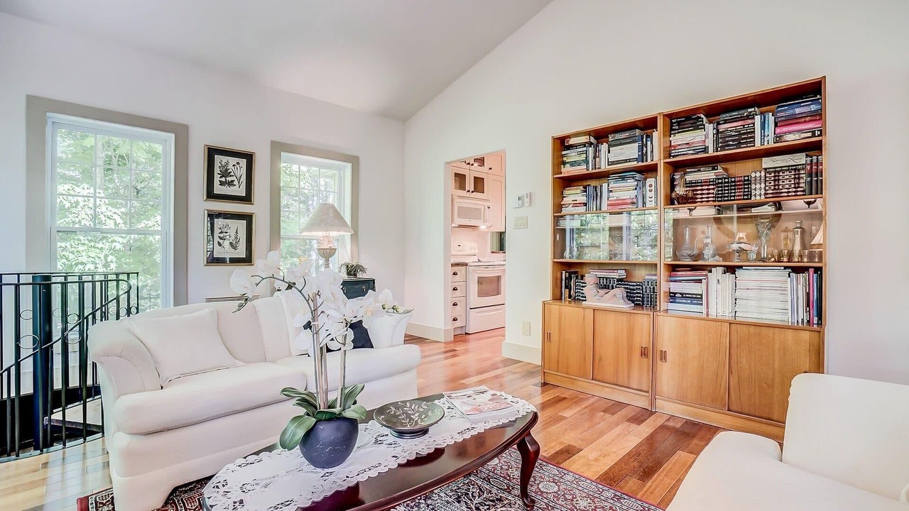 Photo of Livingroom in Val-des-Monts