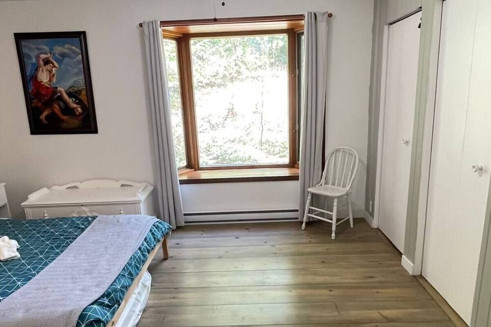 Photo of Bedroom in Sainte-Ann-des-Lacs