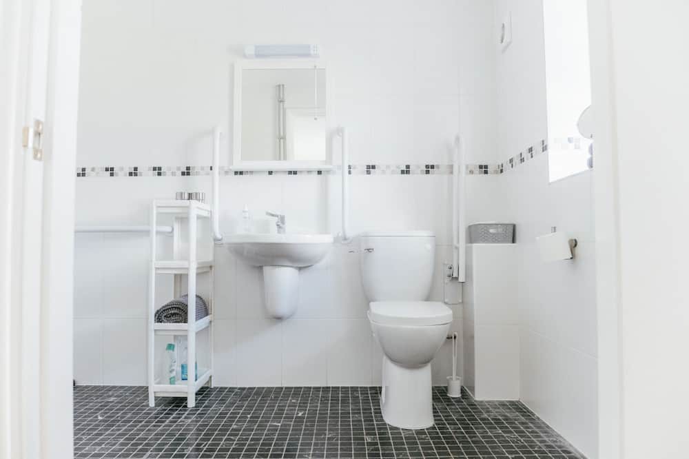 Photo of Bathroom in Maiden Newton