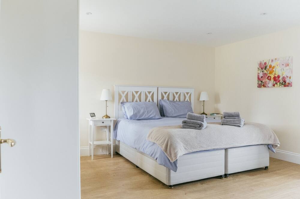 Photo of Others in Maiden Newton