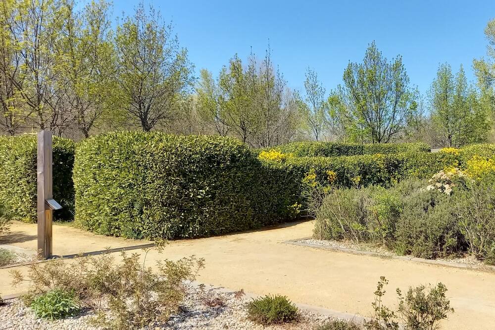 Photo of Outdoor in Jonquieres