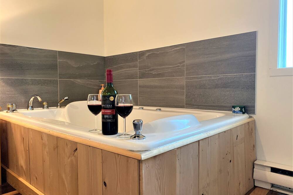 Photo of Bathroom in Sainte-Lucie-des-Laurentides