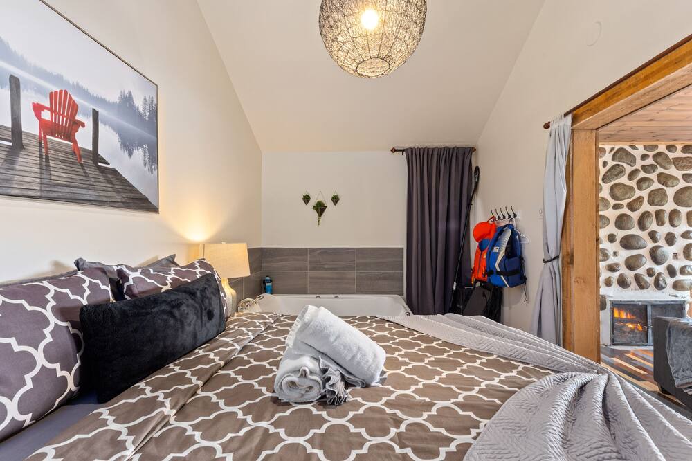 Photo of Bedroom in Sainte-Lucie-des-Laurentides