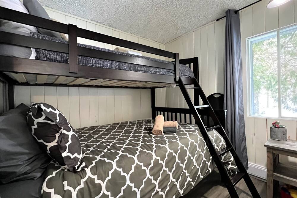 Photo of Bedroom in Sainte-Lucie-des-Laurentides