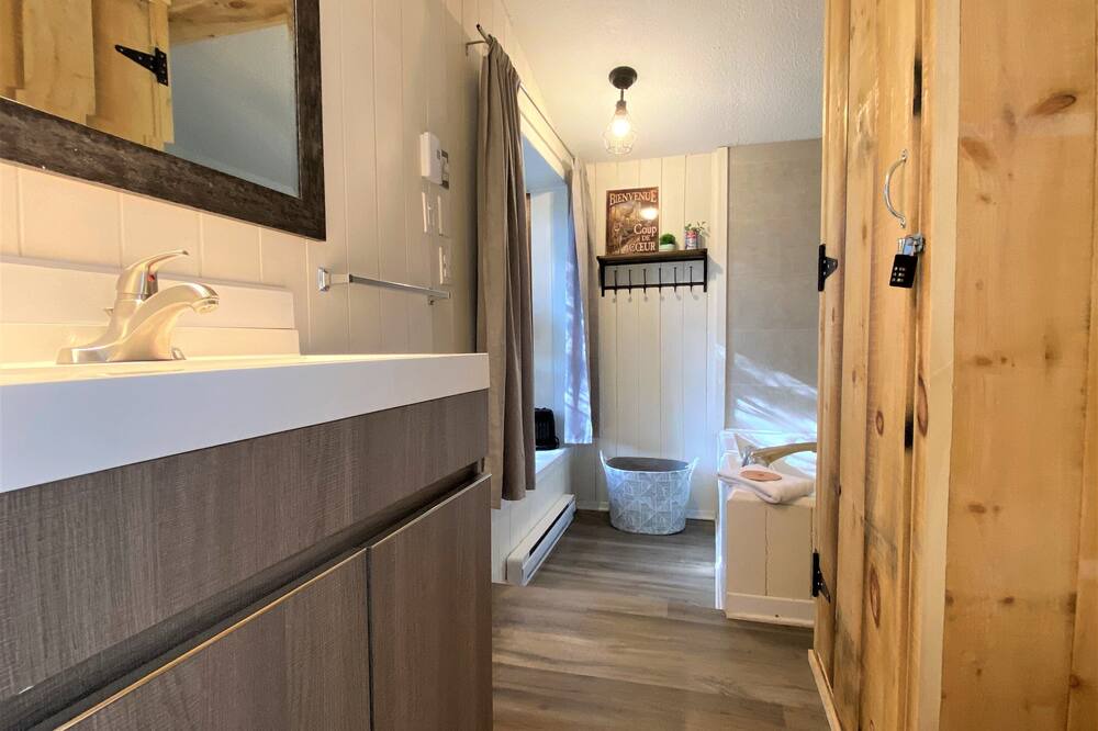 Photo of Bathroom in Sainte-Lucie-des-Laurentides