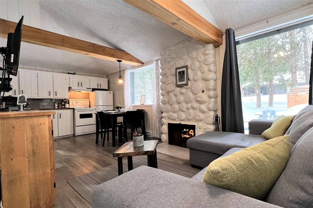 Photo of Livingroom in Sainte-Lucie-des-Laurentides