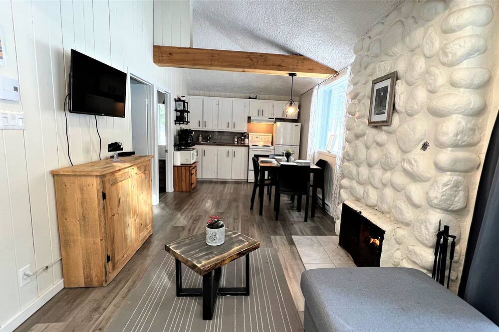 Photo of Livingroom in Sainte-Lucie-des-Laurentides