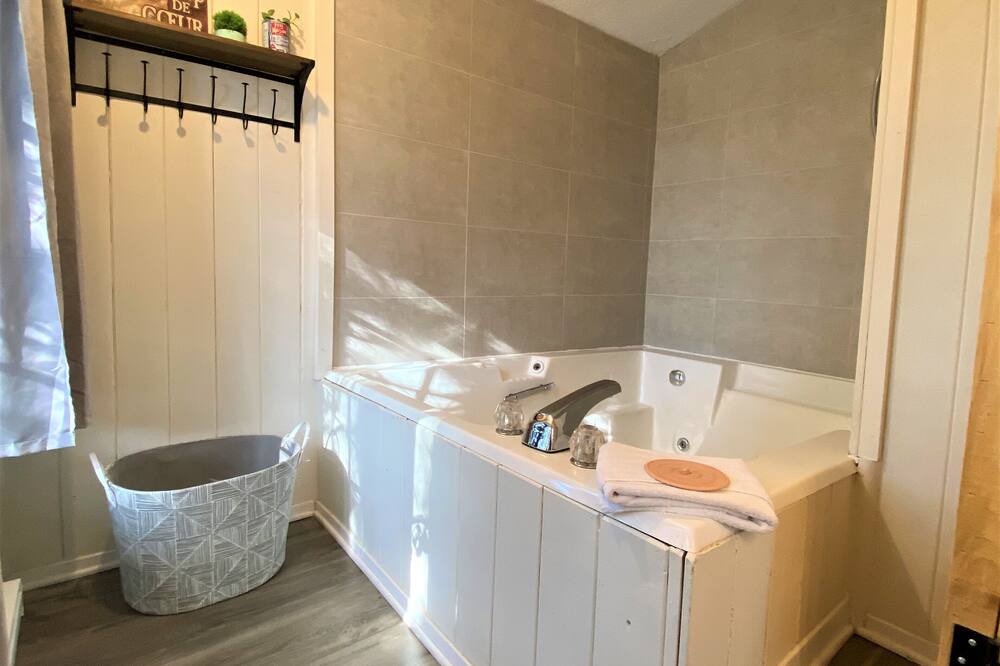 Photo of Bathroom in Sainte-Lucie-des-Laurentides