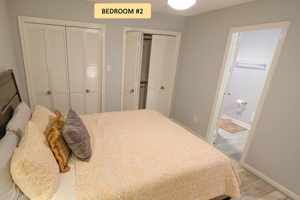 Photo of Bedroom in Pecan Grove