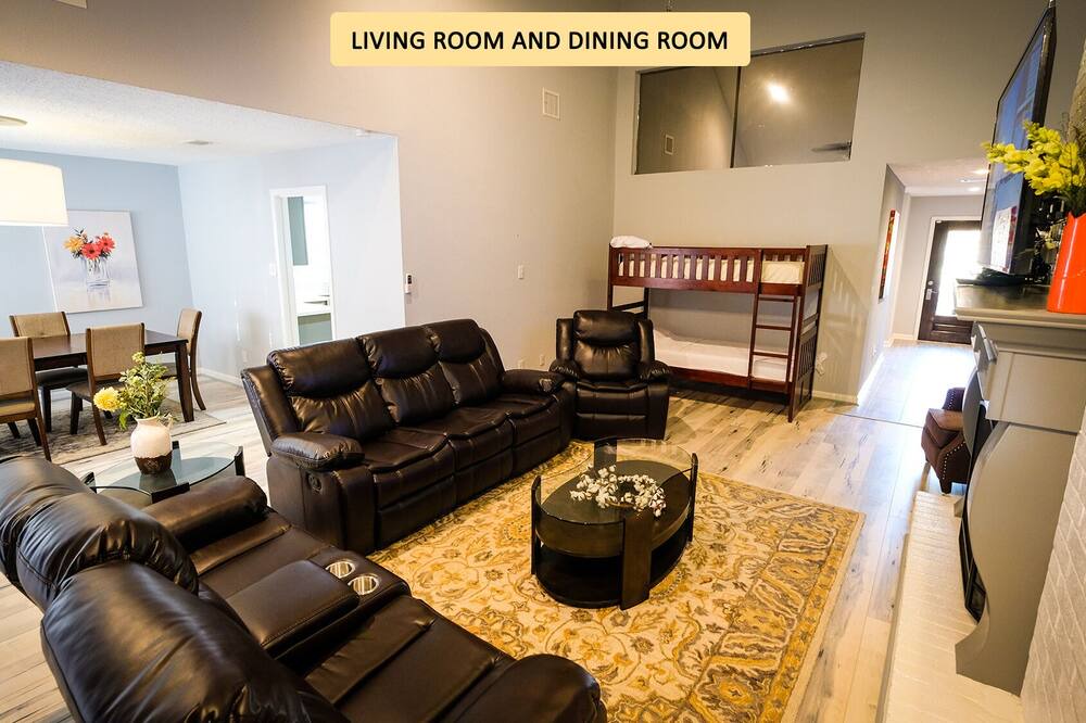Photo of Livingroom in Pecan Grove