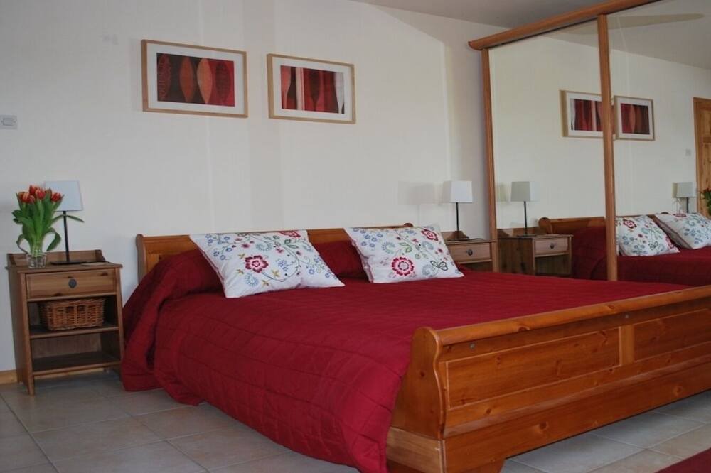 Photo of Bedroom in Noyant-Villages