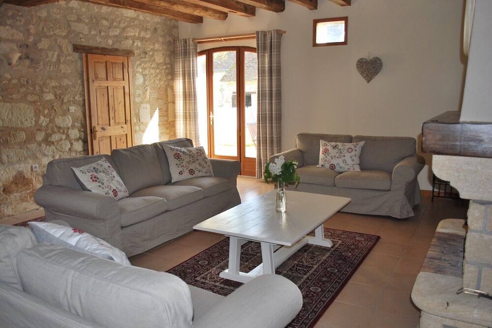 Photo of Livingroom in Noyant-Villages