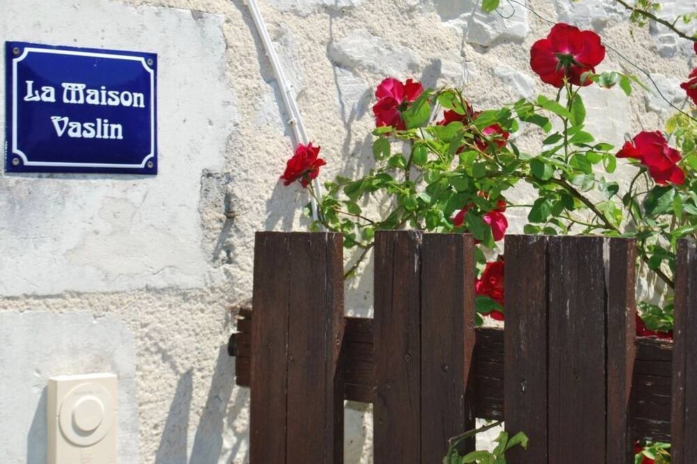 Photo of Outdoor in Noyant-Villages