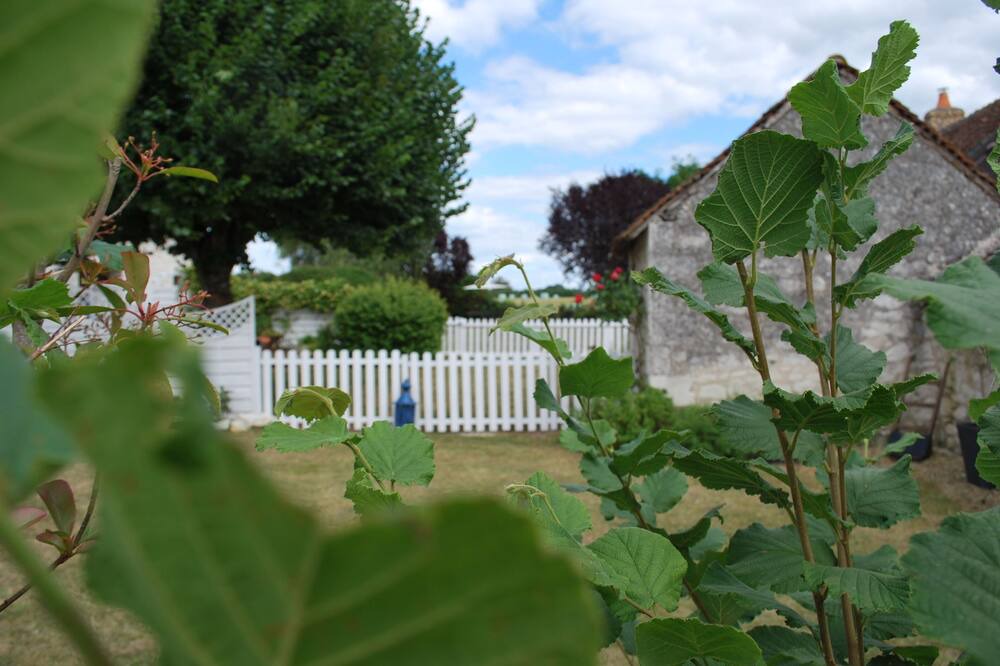 Photo of Outdoor in Noyant-Villages