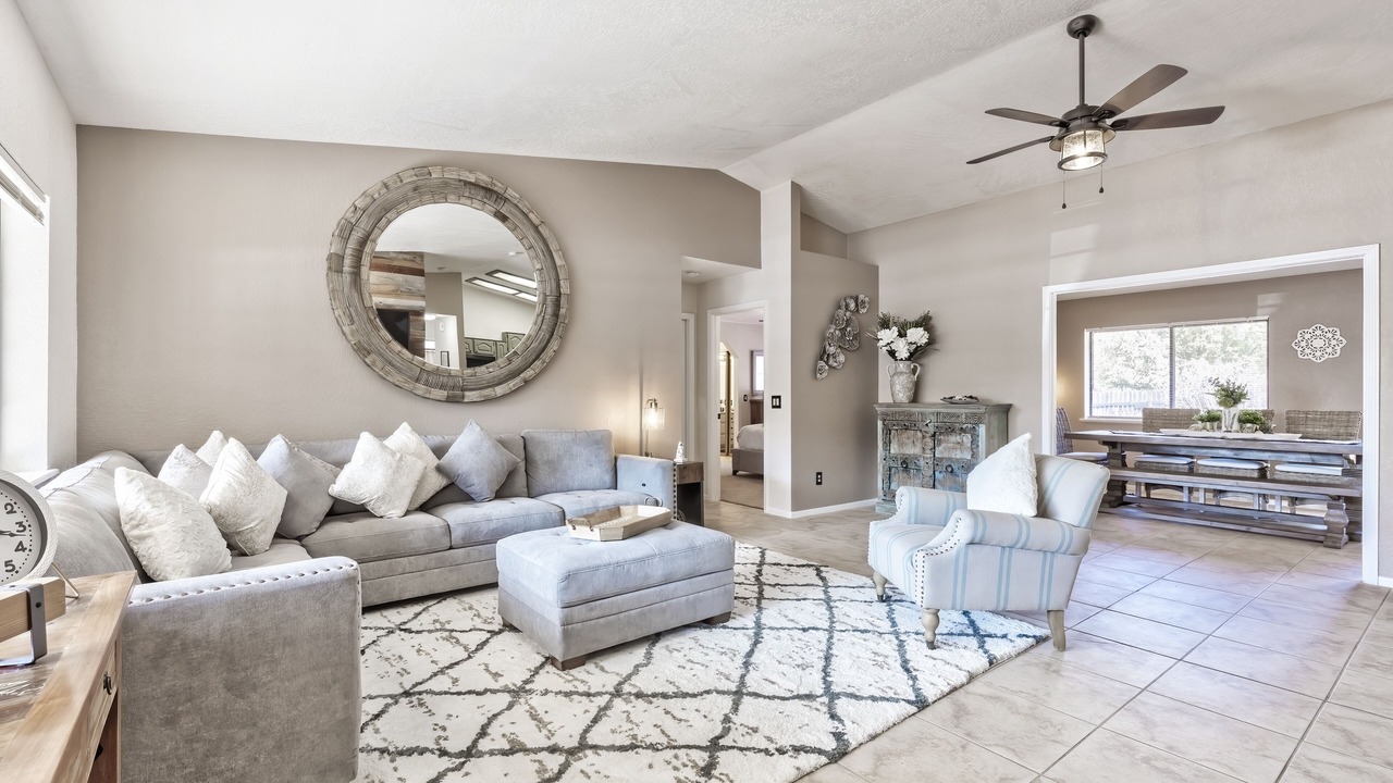 Photo of Livingroom in Oak Creek