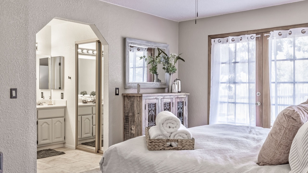 Photo of Bedroom in Oak Creek