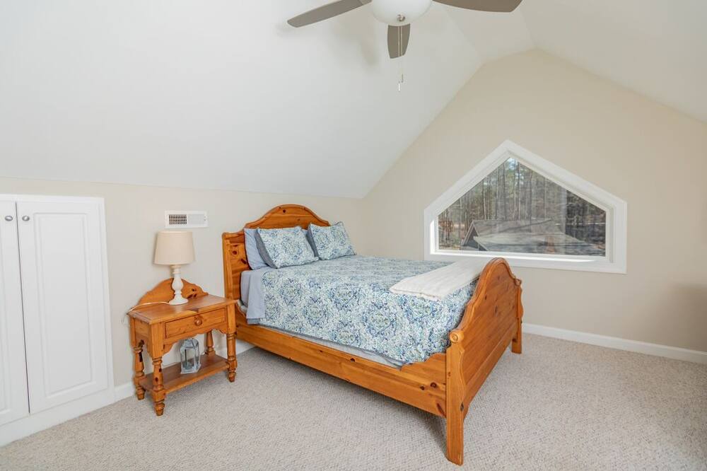 Photo of Bedroom in Wise