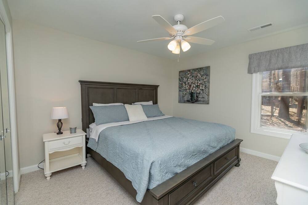 Photo of Bedroom in Wise