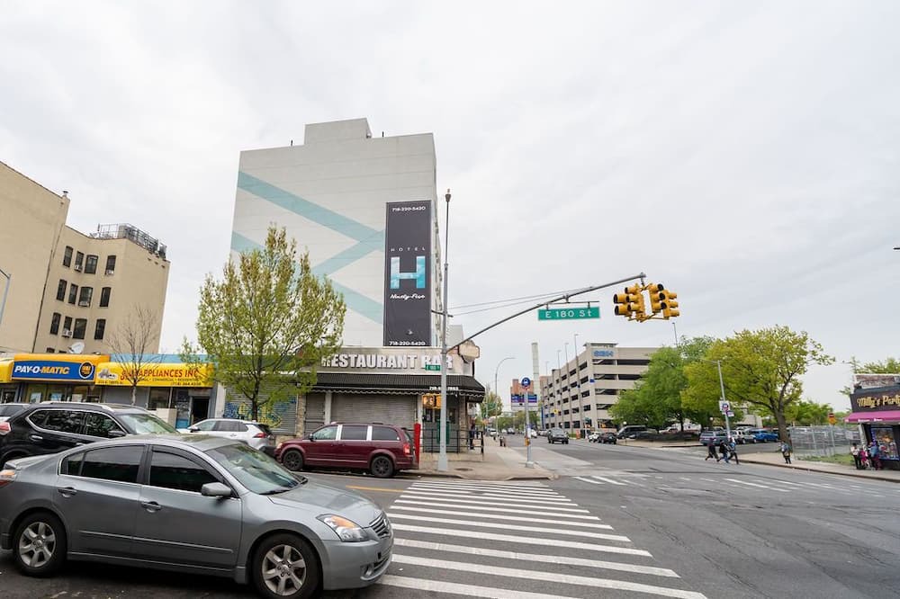 Photo of Outdoor in West Bronx