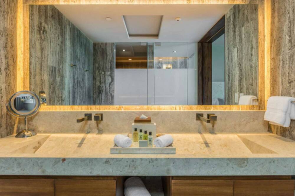 Photo of Bathroom in Gatlinburg