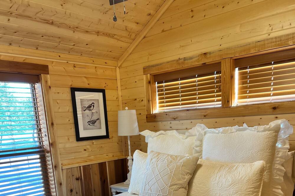 Photo of Bedroom in Graford
