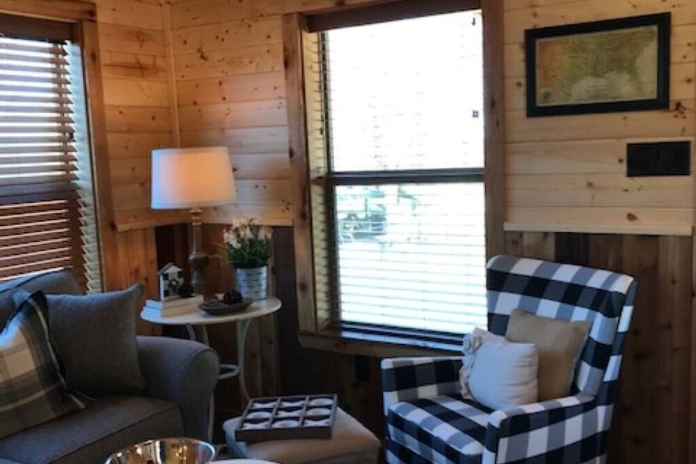 Photo of Livingroom in Graford