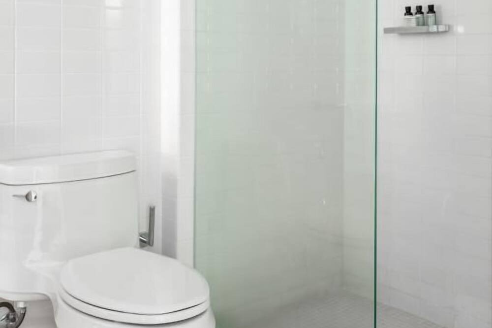 Photo of Bathroom in Waikiki