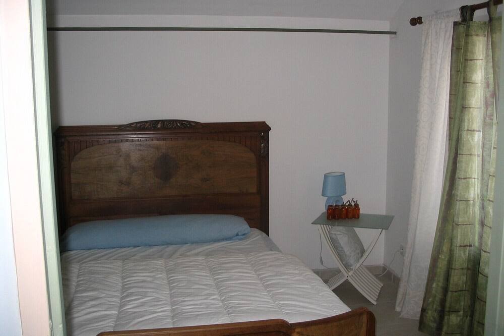 Photo of Bedroom in Saint-Albain