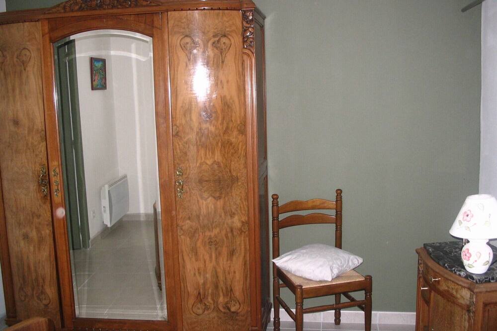 Photo of Bedroom in Saint-Albain
