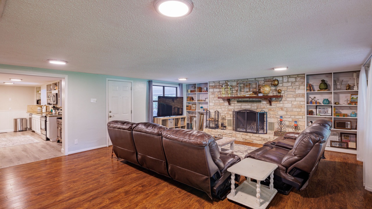 Photo of Livingroom in Cedar Creek