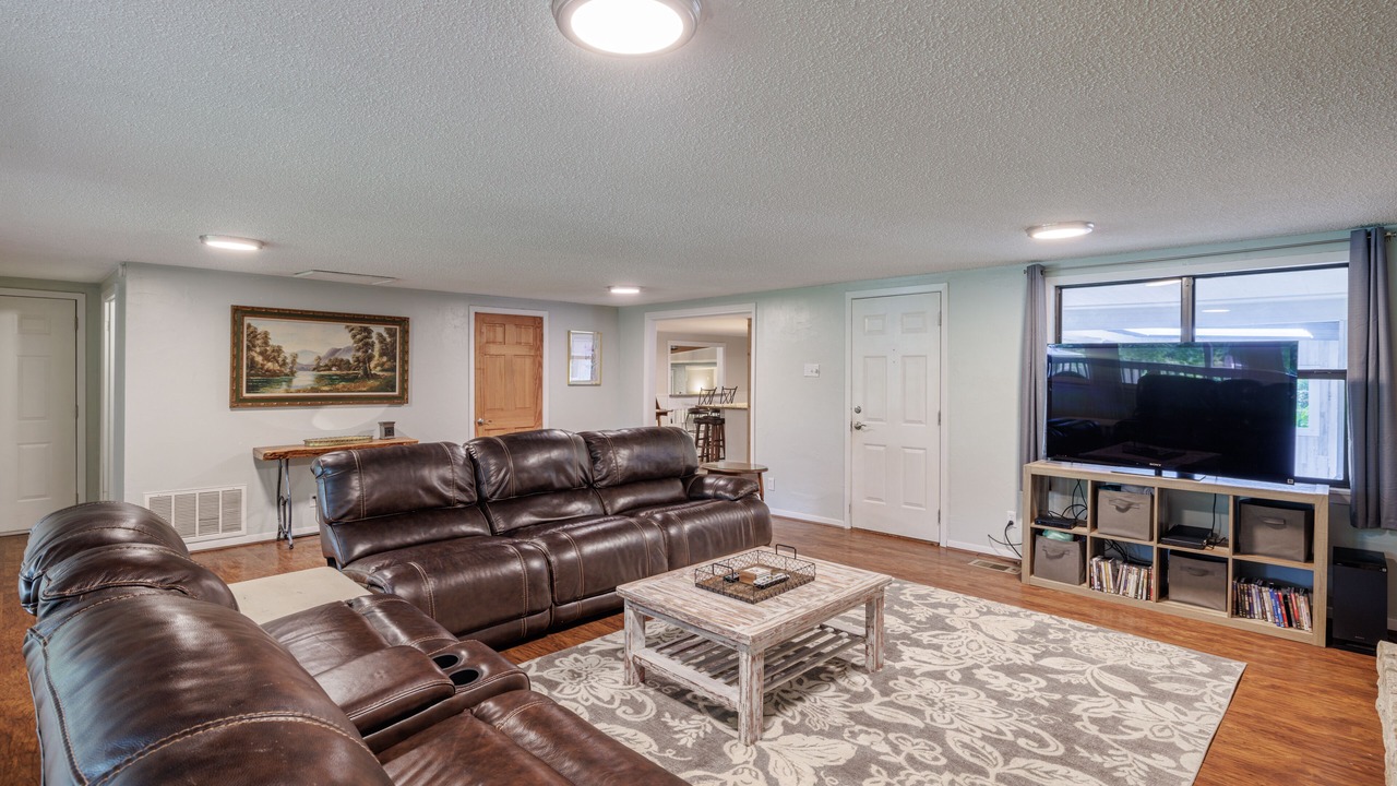 Photo of Livingroom in Cedar Creek